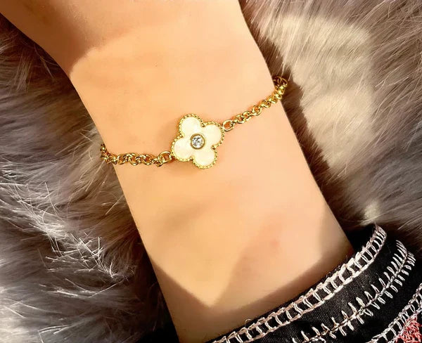 18k Gold Plated Stainless Steel Women's Bracelet with White Flower | STYLIZE FASHION