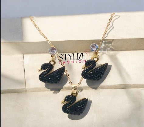 Swan With Pearl Necklace & Earrings Set